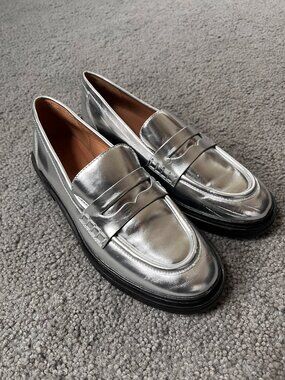 MADEWELL THE VERNON LOAFE IN SILVER MIRROR SLIP ON PENNY LOAFER - EUC - SIZE 8